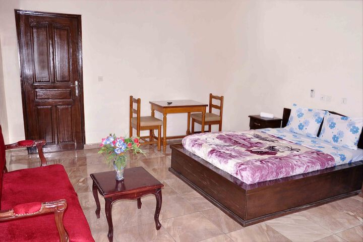 Room 4 of 30