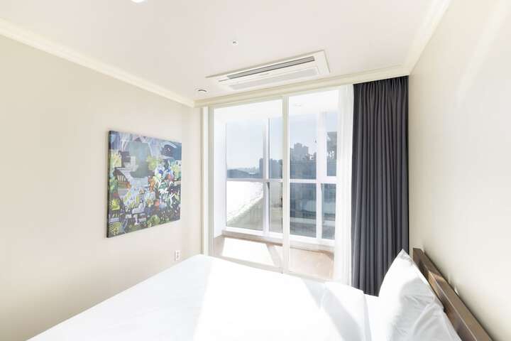 Room 10 of 94