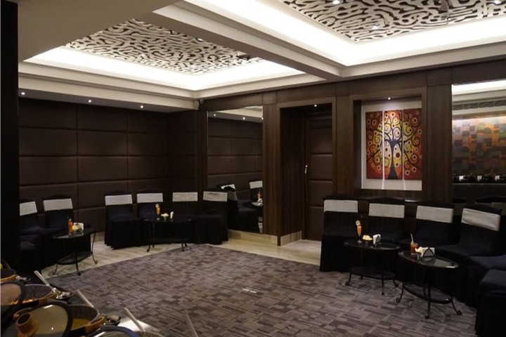 Ballroom/Hall 75 of 95