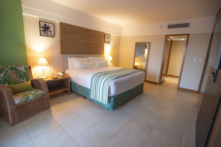 Room 4 of 120