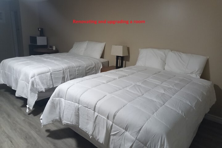 Comfort Double Room 2 Queen Beds Balcony (2 of 11)