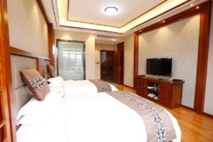 Room 8 of 8