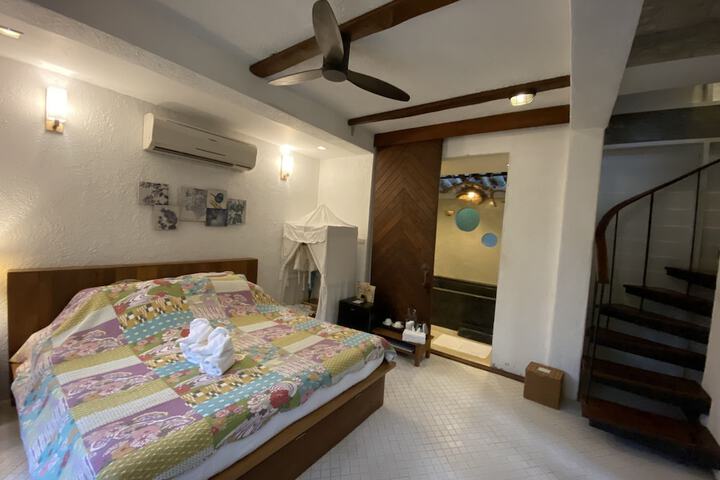 Room 28 of 242