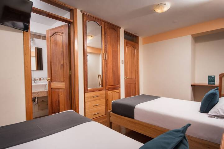 Room 5 of 33