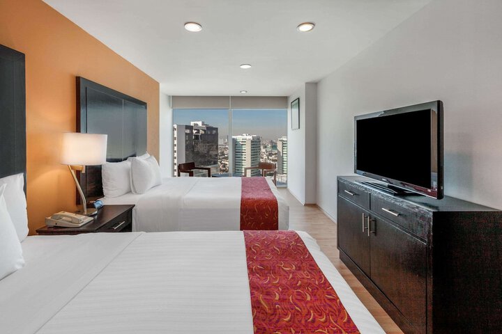 Room 15 of 94