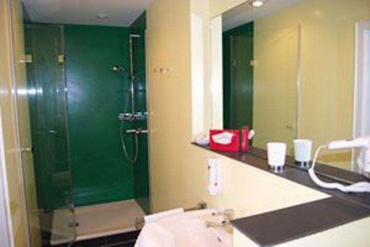 Room 2 of 41
