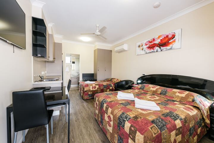 Room 4 of 61