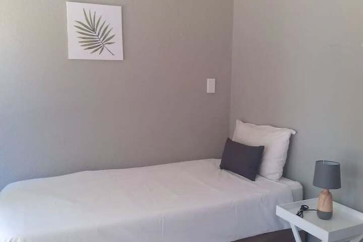 Room 12 of 171