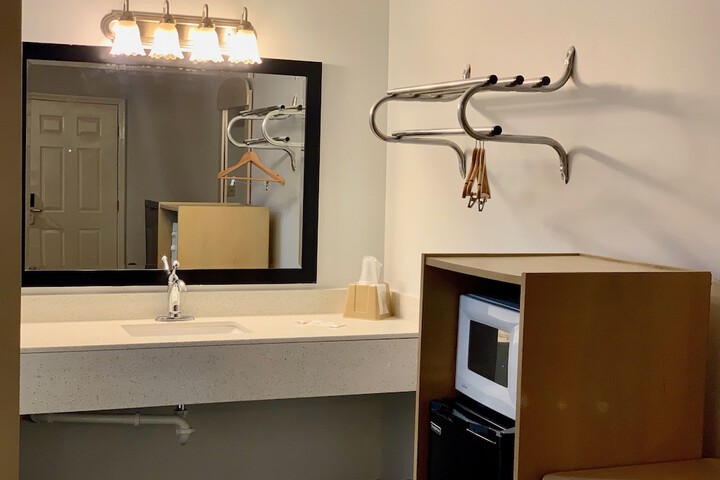 Bathroom sink