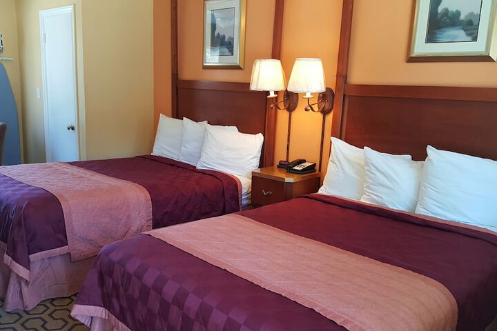 2 Double Beds (4 of 9)