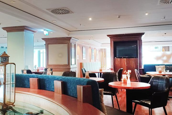 Hotel 100 of 107