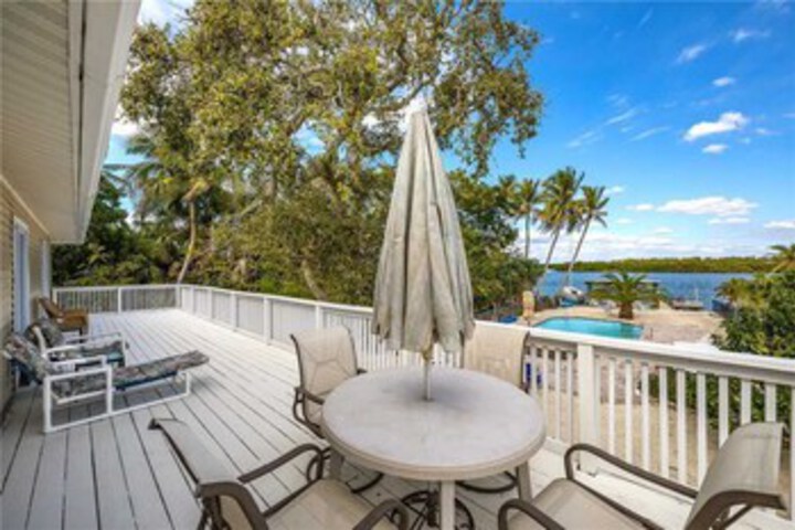 Dolphin Lane 4855 - Two Bedroom Home with Private Pool