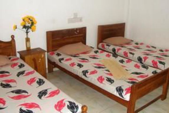 Room 2 of 9