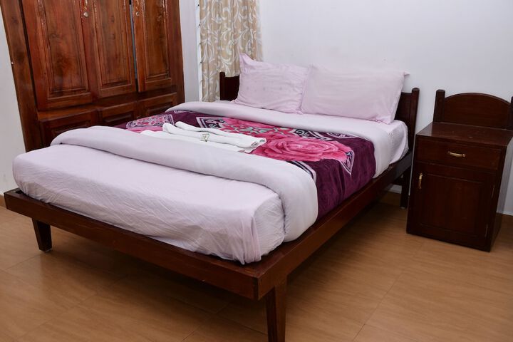 Room 12 of 26
