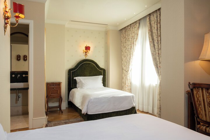 Room 18 of 73
