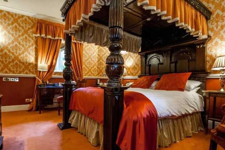Room 27 of 84