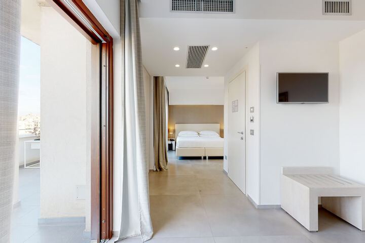 Room 35 of 94