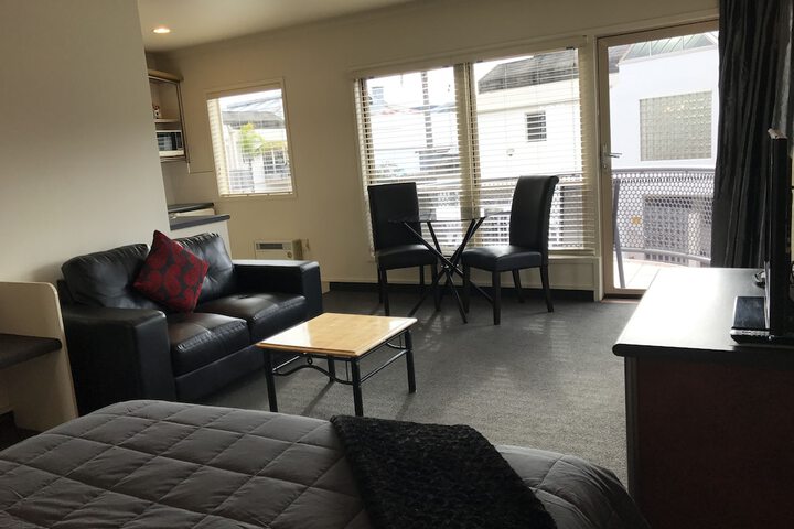 Room 22 of 36