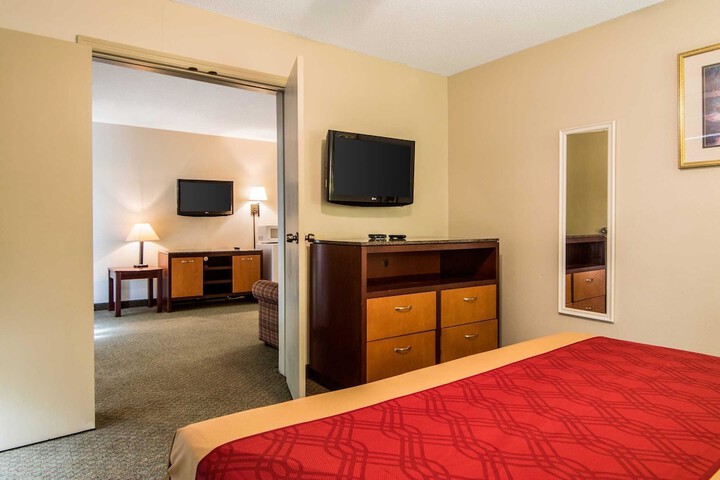 Room 14 of 33