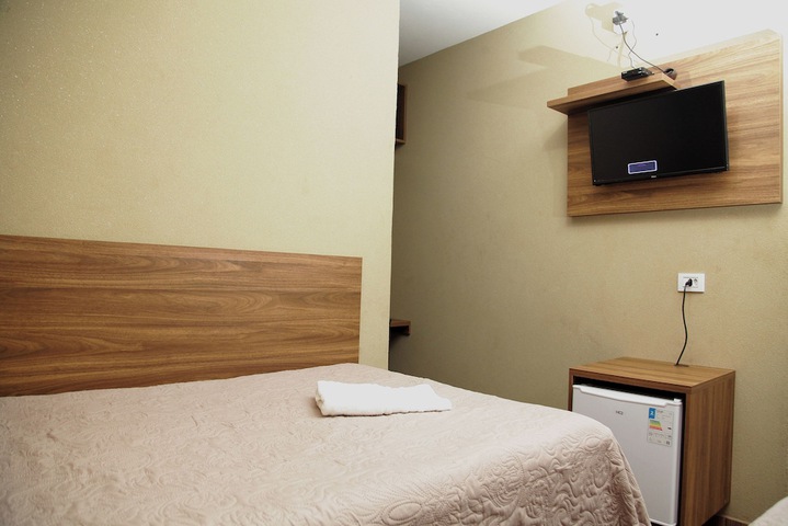 Room 10 of 48
