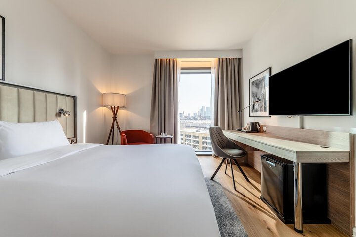 Room 42 of 108
