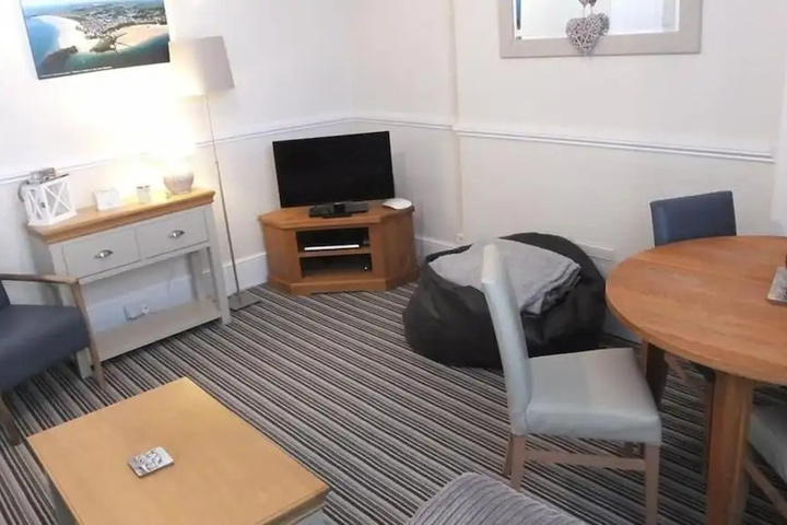Room 2 of 12
