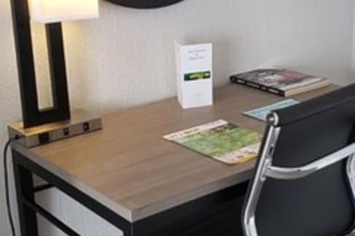 Room 15 of 28