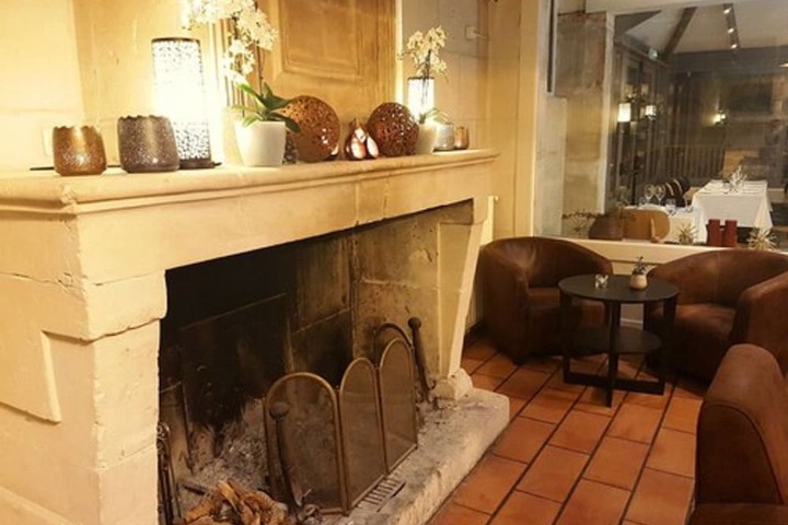 Lounge 58 of 70