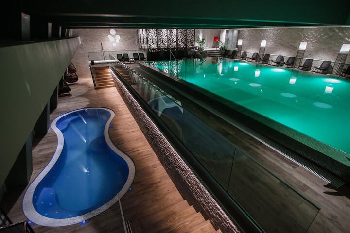 Pool 27 of 70