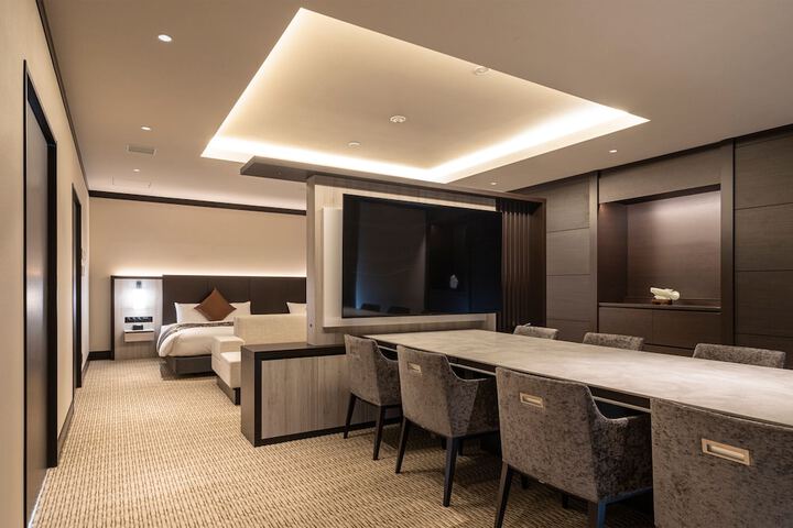 Room 10 of 29