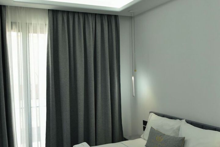 Room 53 of 164