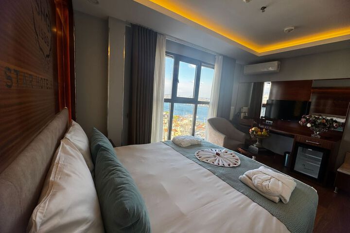 Room 28 of 46