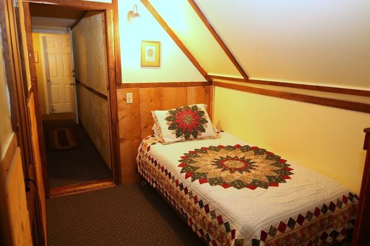Room 42 of 165