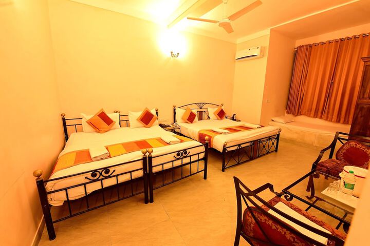 Room 44 of 77