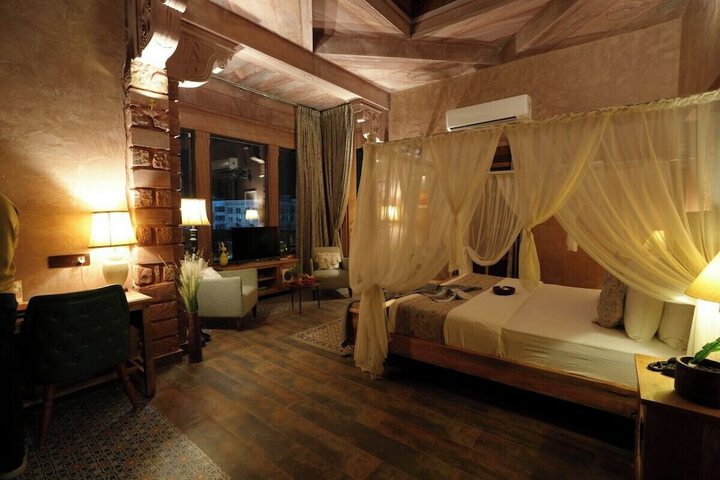 Room 10 of 46