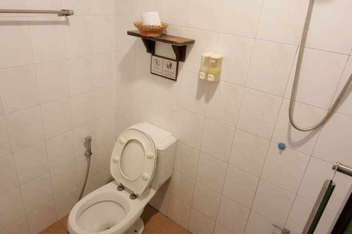 Room 58 of 142