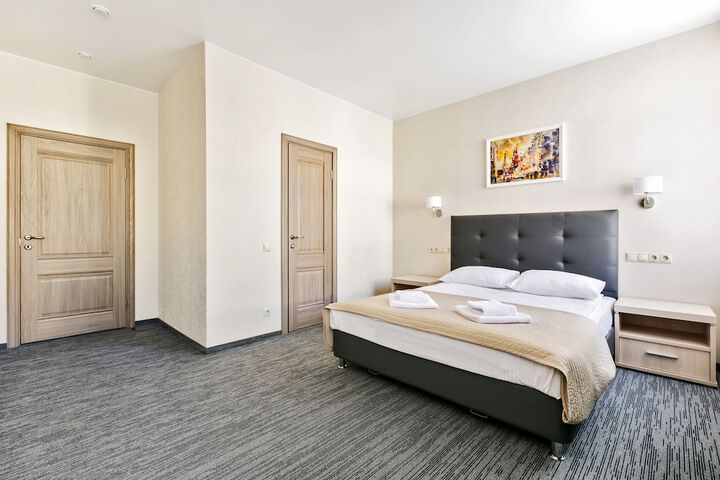 Room 3 of 33