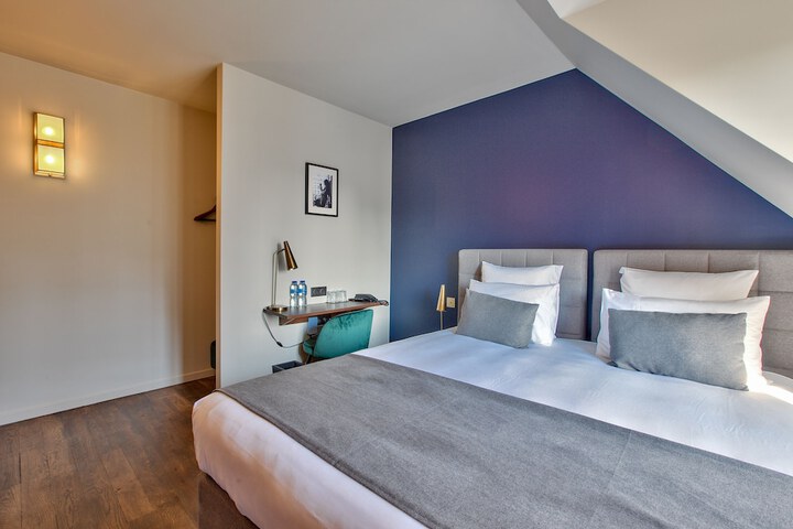 Room 30 of 51