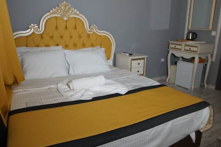 Room 19 of 34