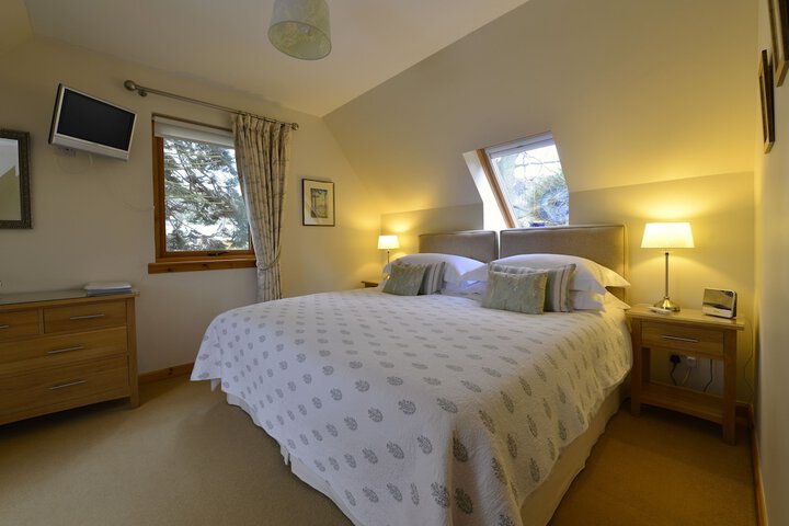 Room 2 of 24