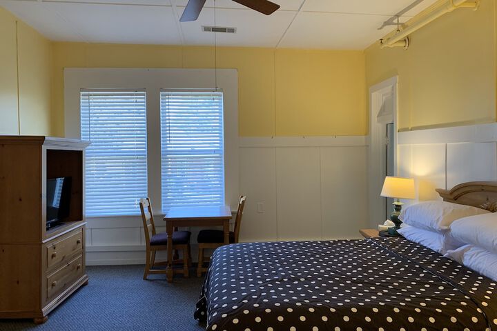 Traditional Double Room 1 Queen Bed Garden View (15 of 58)