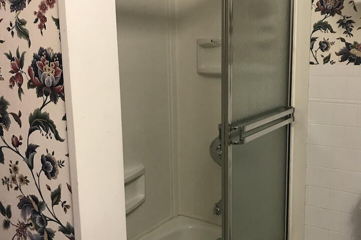 Room 52 of 84