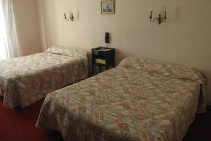 Room 13 of 27