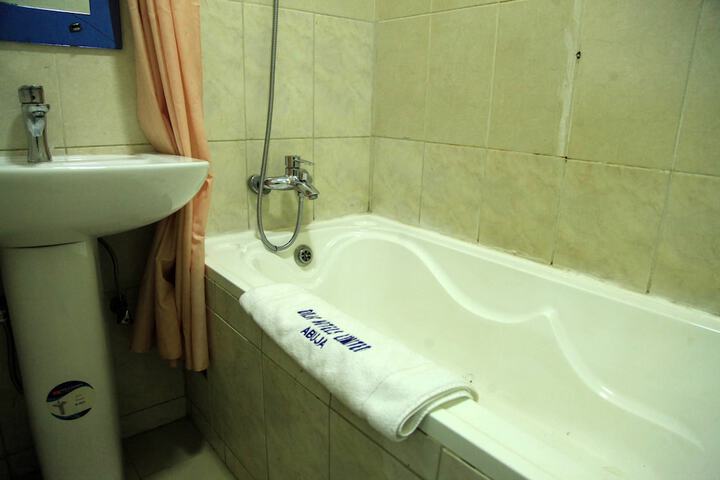 Room 20 of 28