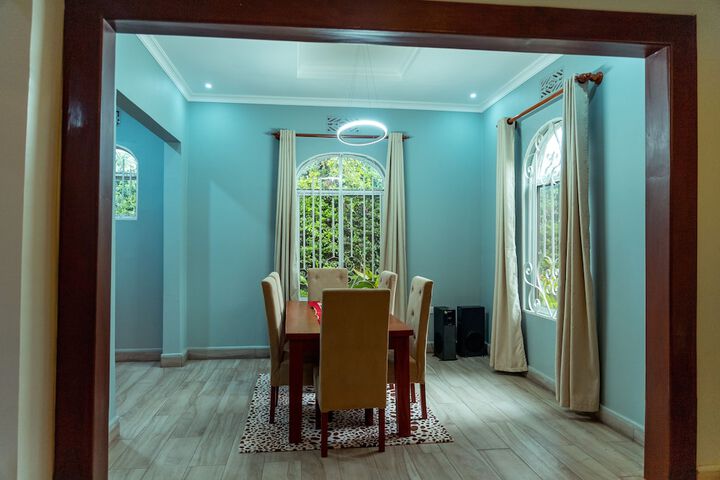 Room 12 of 25