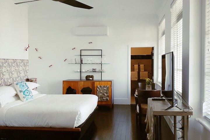 Room 6 of 31