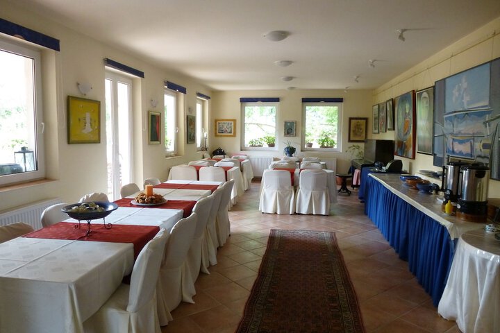 Breakfast/Coffee Service 62 of 96