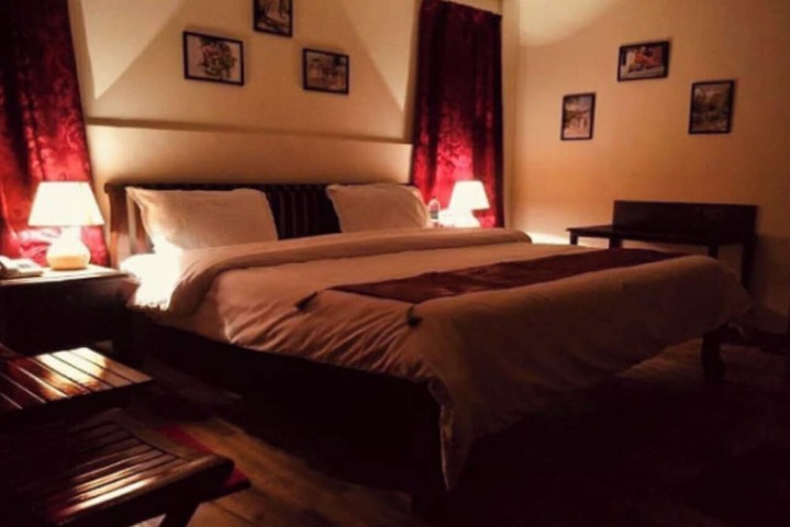 Room 2 of 11