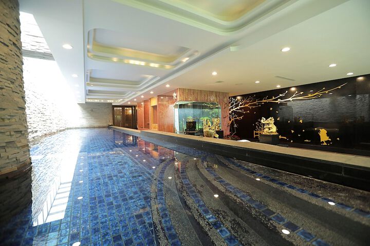 Pool 38 of 78