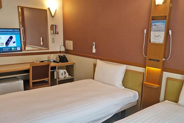 Room 8 of 37